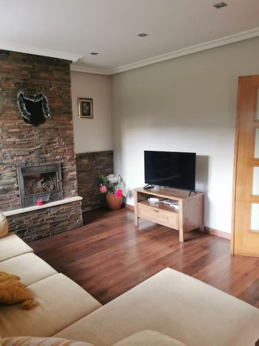 Casa Con Finca En Oviedo El Casero Εξωτερικό φωτογραφία