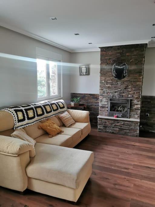 Casa Con Finca En Oviedo El Casero Εξωτερικό φωτογραφία